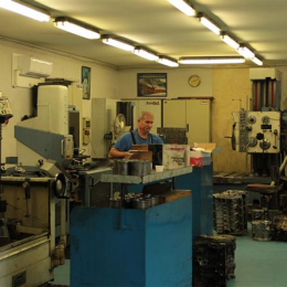 Dr. Cs. Nagy Géza - Kacsógép Kft